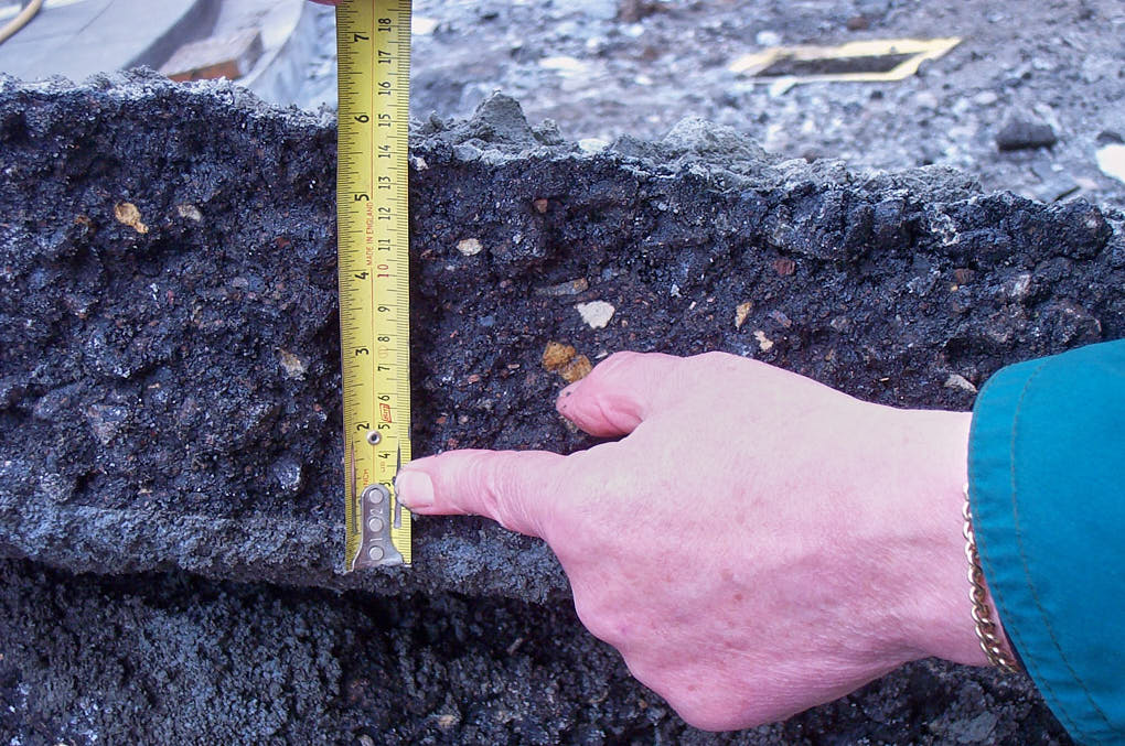 Measuring asphalt layer thickness