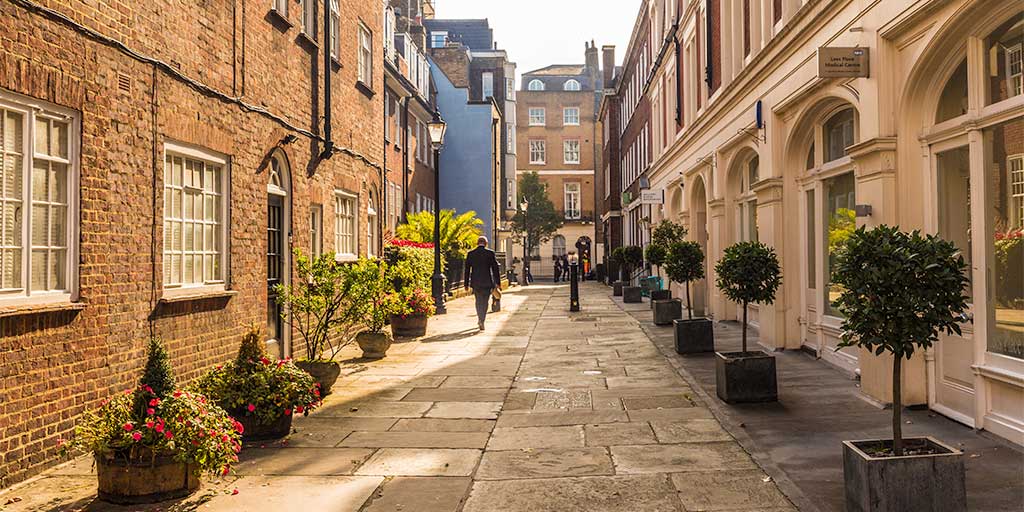 A pedestrianised Mews in Mayfair, London