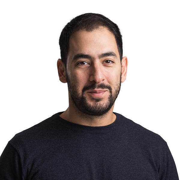 Head and shoulder portrait photo of Shervin Tabrizi